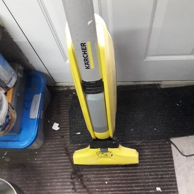 Karcher FC5 Yellow CORDLESS Upright Hard Floor Cleaner Vacuum. Spares or Repair  - Image 1 of 4