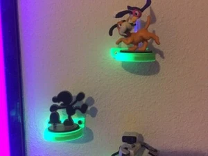 2x Nintendo Amiibo Figur Wandhalterung Einzelfigur Vitrine montierbar - Bild 1 von 4