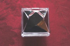 NIB: CLEAR PLASTIC RING BOXES WITH GEOMETRIC SHAPED TOP: LOT OF 120PCS. - Picture 1 of 4