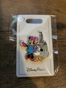 Disney Parks Minnie and Daisy Taking a Selfie Castle Pin New on Card - Picture 1 of 2