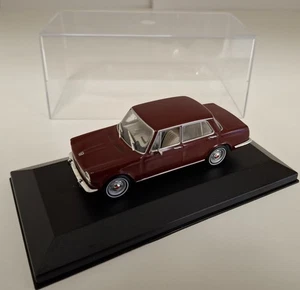 Simca 1500 1964 Vetrina scatola 1/43 IXO - Foto 1 di 3