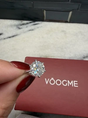 Anillo Moissanita Redondo 4 quilates en Oro Blanco 10k Talla 8 Foto 1 de 4