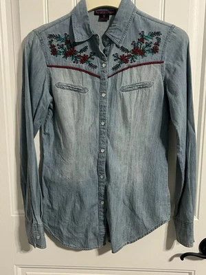 #7196. Rock & Roll Cowgirl Women's Denim Pearl Snap Shirt w/Embroidery. Size S - Image 1 of 4