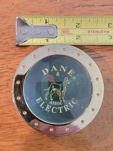 Fermacarte/Lente di ingrandimento elettrico Dane. Vintage ottime condizioni. Ottone. Cane - Foto 1 di 4