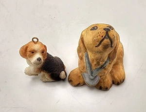 Lot of 2 Vtg Miniature Dog Figurines: 1" Beagle Puppy Charm & 2" Ceramic Tan Dog - Picture 1 of 8