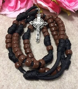 Rosario Paracord, cuentas marrones rosario católico, rosario duradero hecho a mano - Imagen 1 de 2