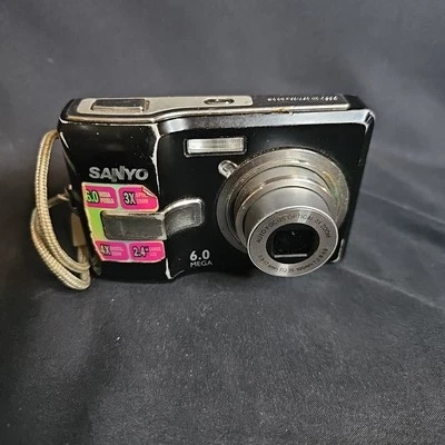 Sanyo VPC-S650 Digital Camera – 6MP – Black – Used  - Image 1 of 4