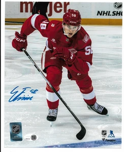 Detroit Red Wings EMMITT FINNIE Signed 8x10 Photo JSA - Picture 1 of 1