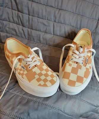 Furgonetas auténticas apiladas. Mujer 5/Hombre 3.5 Multi Cuadros Arenisca Foto 1 de 4