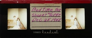 EARLY 1948 Stereo Realist slide Christmas Bed Time Family #2007 - Picture 1 of 3