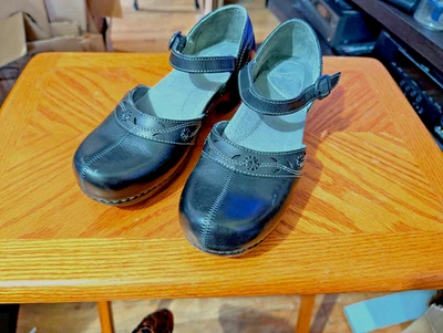 Dansko - Estilo: Stefanie - Mary Jane - Talla 40 - Cuero Negro Foto 1 de 4