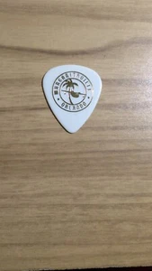 JIMMY BUFFET'S MARGARITAVILLE ORLANDO WHITE GOLD GUITAR PICK - Picture 1 of 2