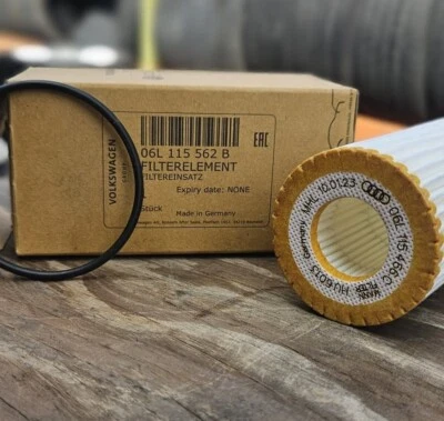 Filtro de óleo de motor 06L 115 562 B VW Volkswagen 1.8 2.0 fabricante de equipamento original - Imagem 1 de 4