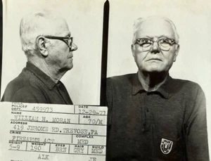 Foto vintage originale anni 70 TAZZA SHOT inquietante vecchio uomo bianco Trevose Pennsylvania - Foto 1 di 3