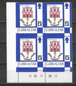 1977 GIBRALTAR SC. 355A £ 5 COAT OF ARMS CORNER MARGIN MNH** - Picture 1 of 2