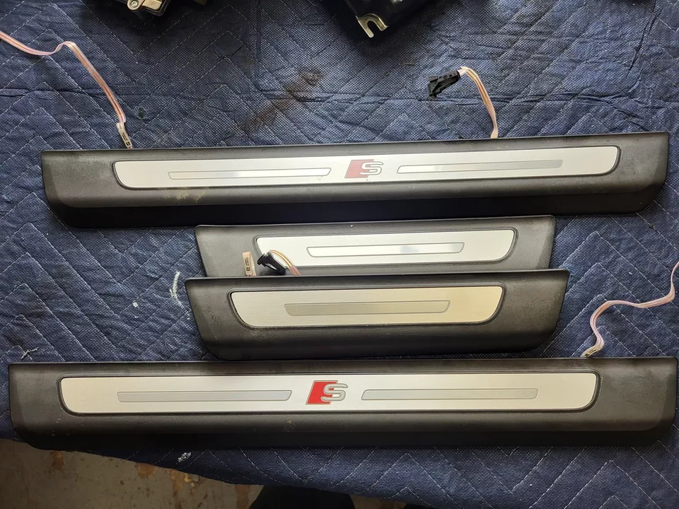 Front & Rear Door Sill Scuff Plate 2023 Audi SQ8 4M0947418 2020 2021 2022 - Image 1 of 4