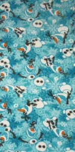 Tela de costura artesanal de vellón Olaf Toss de Disney Frozen por yarda - Imagen 1 de 1