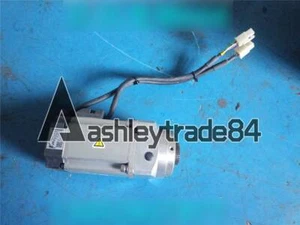 UN SERVOMOTOR A5 USADO MSMD042G1C 400W #F21 - Imagen 1 de 4