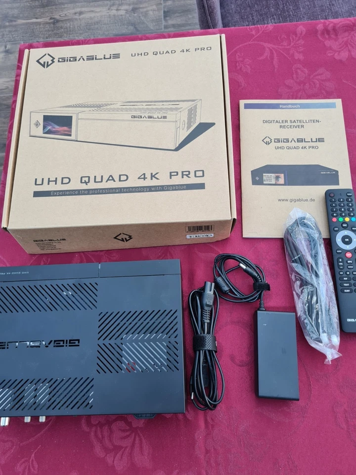 GigaBlue UHD Quad 4K Pro - PVR-Receiver mit 2x FBC DVB-S2 + 1 x Dual DVB-C/T2 - Bild 1 von 4
