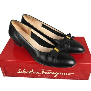 Decolte vintage Salvatore Ferragamo nipote punta tonda tacco a blocco polpaccio taglia 9 nero Italia - Foto 1 di 20
