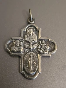 Medalla religiosa vintage Beau católica de 4 vías cruz 1" X 7/8" 4,75 g - Imagen 1 de 3