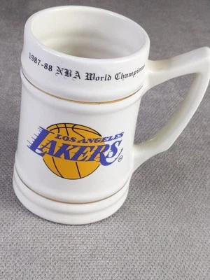 Taza Magic Kareem Los Angeles Lakers 1987-1988 Campeones del Mundo NBA Cerveza Stein  Foto 1 de 4