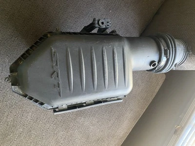 Oem factory Stock 2018 Dodge Charger 6.2 Hellcat Air BoxFilter Housing Complete - Image 1 of 4