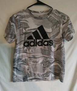 BOYS ADIDAS CAMO ALLOVER PRINT TEE Size Medium 10/12 - Picture 1 of 4