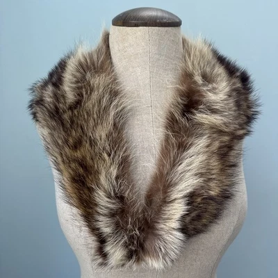 Cuello de piel de mapache vintage marrón para abrigo o suéter Foto 1 de 4