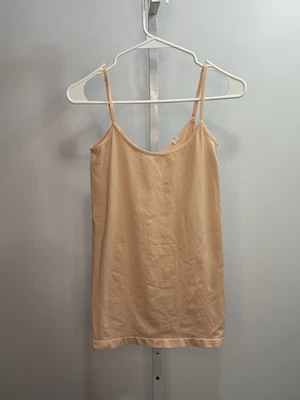 Regata feminina vintage Charlotte Russe bege cami, tamanho M/G.  3F - Imagem 1 de 3