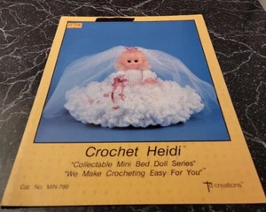 DN3 TD CREATIONS 1989, GEHÄKELTE HEIDI "SAMMLERSTÜCK MINI BETT PUPPE SERIE" PROSPEKT - Bild 1 von 2