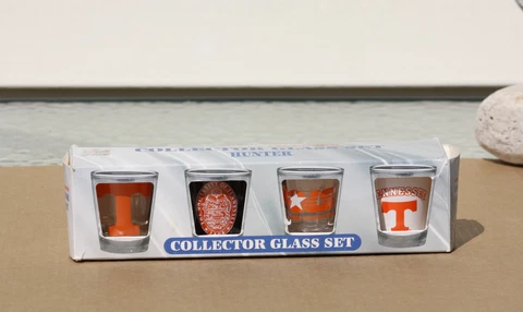 Vtg Tennessee Volunteers Vols Collector Shotglass Set NOS 4 Piece Set Licensed Cover