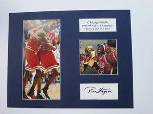 Chicago Bulls & Michael Jordan - 1996-98 NBA Champs and Ron Harper autógrafo - Imagen 1 de 2