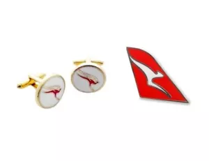 SET OF 2 QANTAS AUSTRALIA RETRO ROUND MENS CUFF LINKS & TAIL FIN LOGO PIN BADGE - Foto 1 di 1
