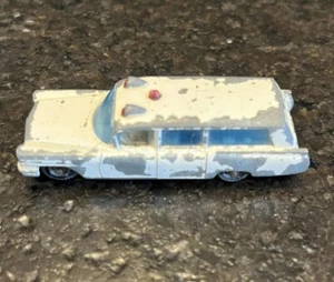 Vintage Lesney Matchbox Cadillac S&S Ambulance White w/ blue windows No 54, 1:64 - Picture 1 of 5