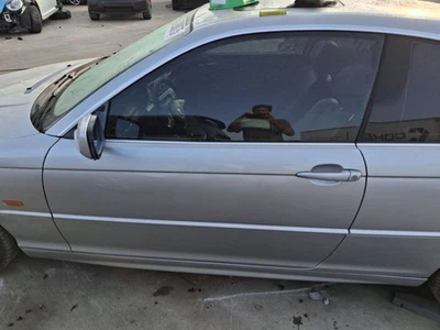 2002 BMW 330CI Driver Front Door Shell - Used, Local Pick Up Only Foto 1 de 4