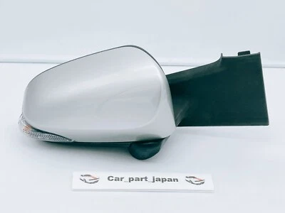 Toyota Vitz Yaris KSP130 NCP131 NSP130 Right Side View Wing Door Mirror - Image 1 of 4