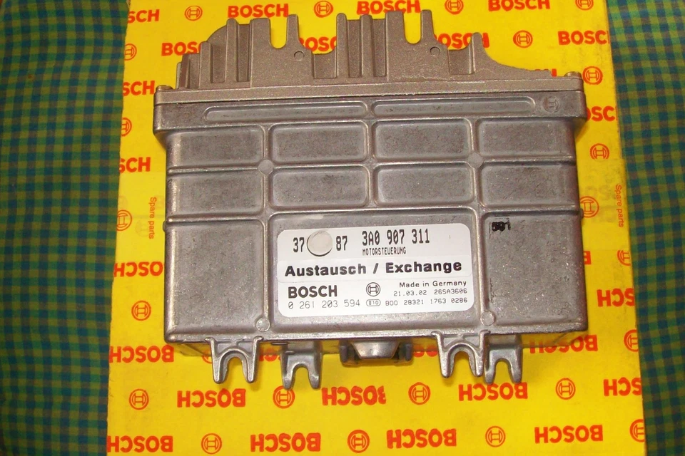 14 Centraline di ricambio VW Golf III/IV Cabrio 1.8 ADZ 0261203594/3A0907311 2002 - Immagine 1 di 1