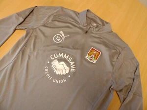 NORTHAMPTON TOWN FC | 12 | GUINNESS-WALKER | 1/4 ZIP TRAINING TOP 2024-2025 | L - Bild 1 von 5