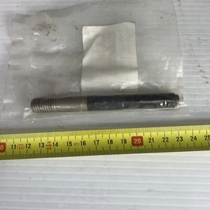 1-09302165-0 Genuine Isuzu Exhaust Manifold Stud Bolt 1093021650 OEM NOS - Picture 1 of 4