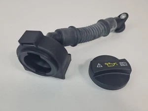 Mercedes W169 Öleinfüllstutzen A6400100369 Ölstutzen mit Öldeckel A0000101485 - Bild 1 von 7