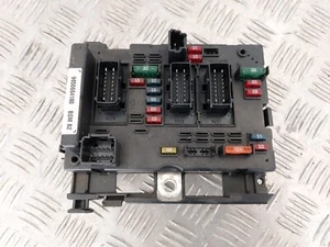 Boitier Fusible BSM B2 - PEUGEOT 206 1.4L ESS 75CV - Référence : 9650664180 - Picture 1 of 4