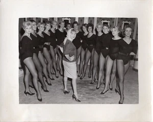 LINE RENAUD : CHORLINIE : FRANZÖSISCHE SCHAUSPIELERIN, SÄNGERIN & TÄNZERIN : PRESSEFOTO : 1959 - Bild 1 von 4