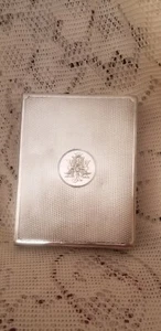 "ANTIGUO ESTUCHE CON BISAGRAS PLACA PLATEADA CAJA cigarrillos 4,75"" x 3 5/8"" x 1""" - Imagen 1 de 7