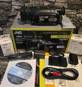 JVC Everio GZ-HD7U 3CCD 60GB Hard Disk Drive HD Camcorder Works/Tested Bundle - Picture 1 of 18