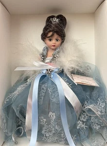 Fabulous 2001 Vintage Madame Alexander 10” Doll, Winter Angel 28365, NIOB w/Tag - Picture 1 of 9