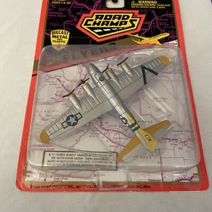 Road Champs Flyers Fuddy Buddy B-17 WWII Airplane Plane Die-Cast 6200 - Picture 1 of 2