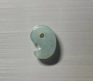 Jade Itoigawa 1,4g Green Mini Magatama Japan Stone 001 - Bild 1 von 3