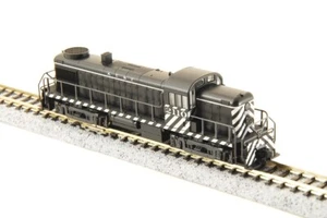 KATO N-Scale 176-4402 ALCO RS-2 SF #2110 A.T.S.F. N-Gauge made in Japan - Picture 1 of 17