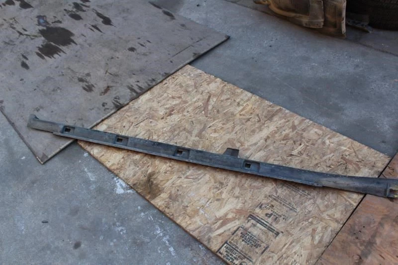 2014 2015 2016 2017 18 SUBARU FORESTER FALDA LADO CONDUCTOR MOLDEADO BASCULANTE Foto 1 de 4